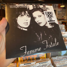 Load image into Gallery viewer, DANDY WARHOLS AND BEBE BUELL - FEMME FATALE b/w YOU ARE KILLING ME (7")