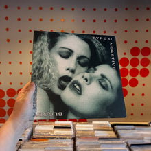 Load image into Gallery viewer, [USED] TYPE O NEGATIVE - BLOODY KISSES (2xLP)
