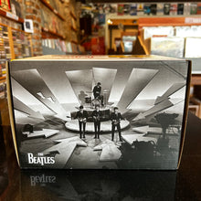 Load image into Gallery viewer, BEATLES LIMITED EDITION RSD3 TURNTABLE + 4x3&quot; RECORDS [RSD24]
