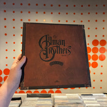Load image into Gallery viewer, [USED] ALLMAN BROTHERS BAND - THE DEFINITIVE ALLMAN BROTHERS BAND COLLECTION (6xLP BOX SET + BOOK)
