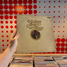 Load image into Gallery viewer, [USED] ZZ TOP - ZZ TOP'S FIRST ALBUM (LP)
