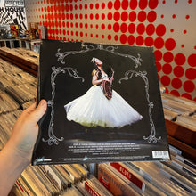 Load image into Gallery viewer, LAUFEY - A MATTER OF TIME: LIVE AT MADISON SQUARE GARDEN [RSD26] (2xLP)
