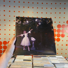 Load image into Gallery viewer, [USED] WOLF ALICE - VISIONS OF A LIFE (2xLP)
