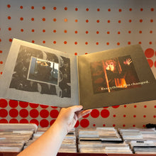 Load image into Gallery viewer, [USED] DAVID BOWIE - NOTHING HAS CHANGED: THE VERY BEST OF BOWIE (2xLP)
