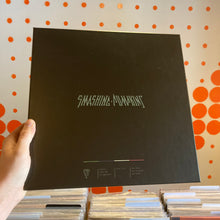 Load image into Gallery viewer, [USED] SMASHING PUMPKINS - SHINY AND OH SO BRIGHT  (12&quot; + 3x7&quot; BOX SET)
