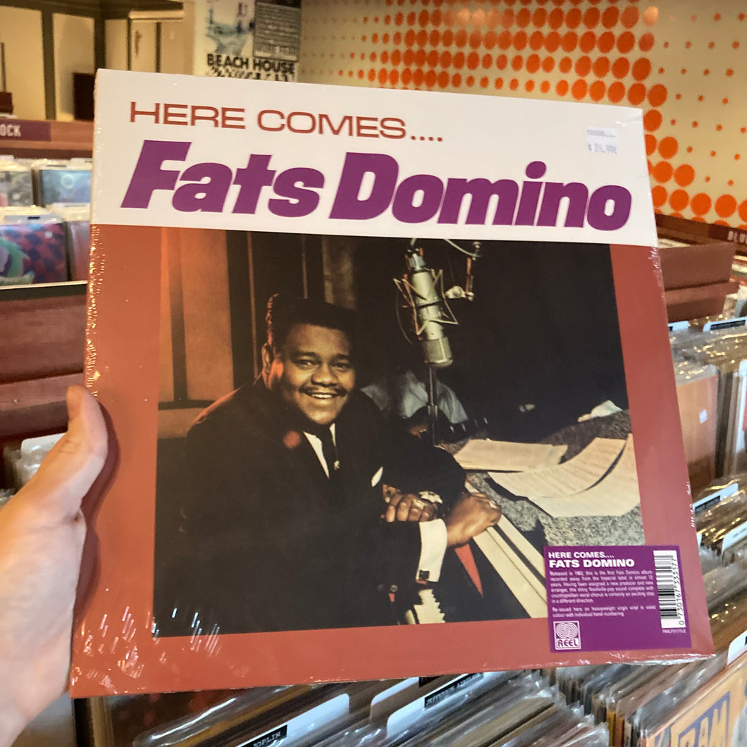 FATS DOMINO - HERE COMES... FATS DOMINO (LP)